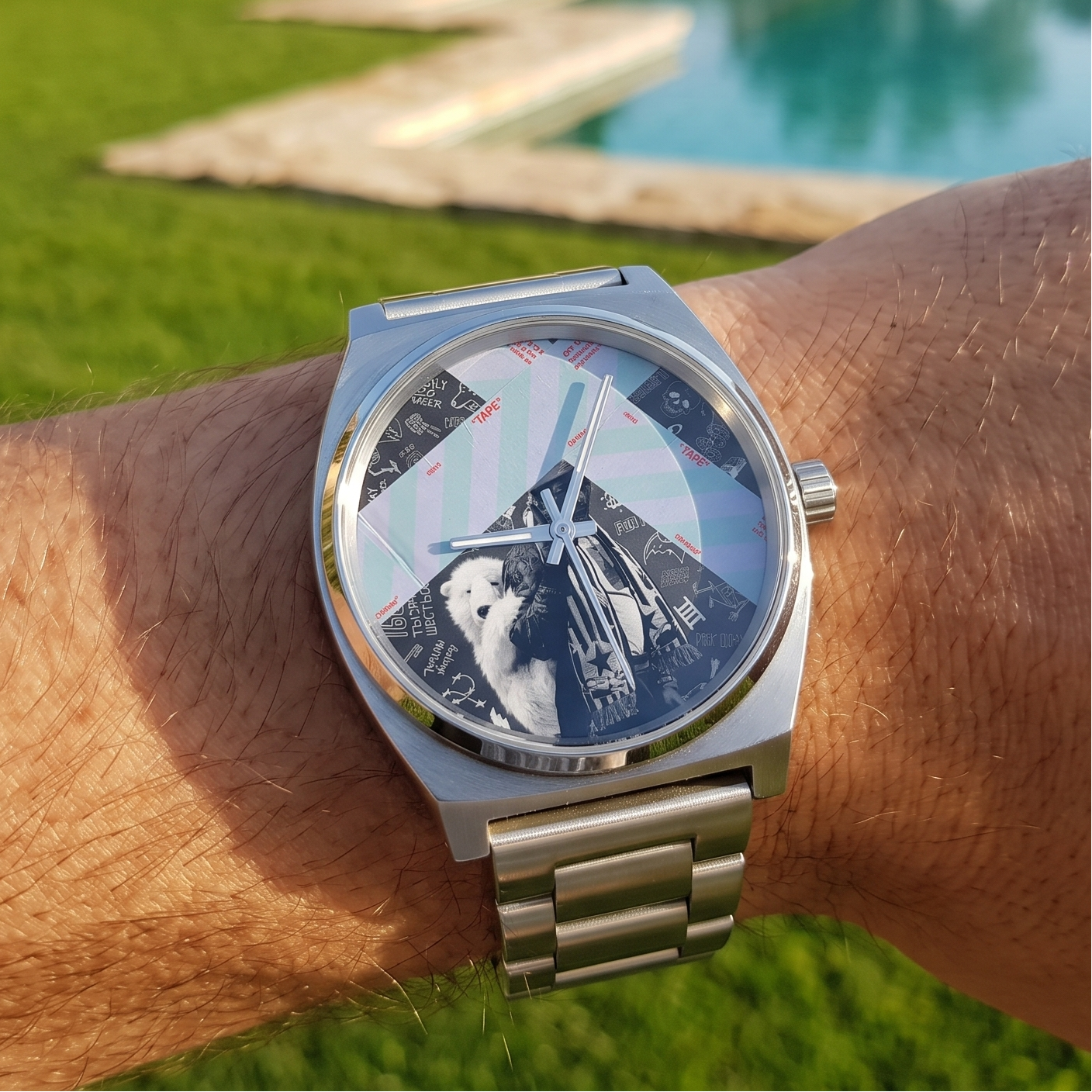 Luv Is Rage 2 Album-Inspired Retro Quartz Watch Dope Dial